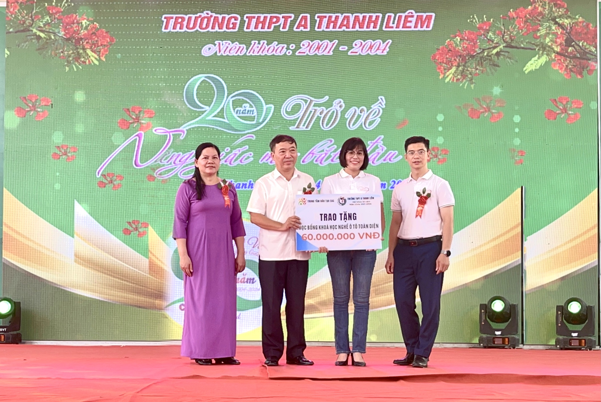 Trung Tâm EAC Trao Tặng Học Bổng Danh Giá Cho Học Sinh Xuất Sắc Trường THPT A Thanh Liêm