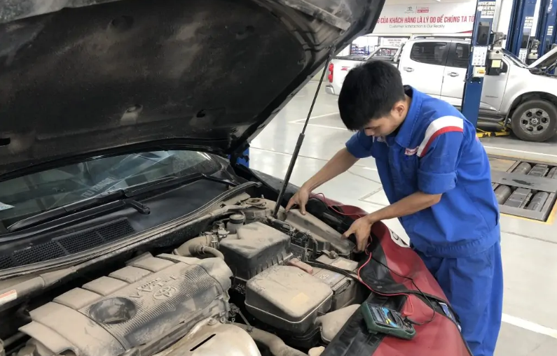 HỌC NGHỀ SỬA CHỮA Ô TÔ CÓ TƯƠNG LAI KHÔNG? GÓC NHÌN THỰC TẾ TỪ THỊ TRƯỜNG