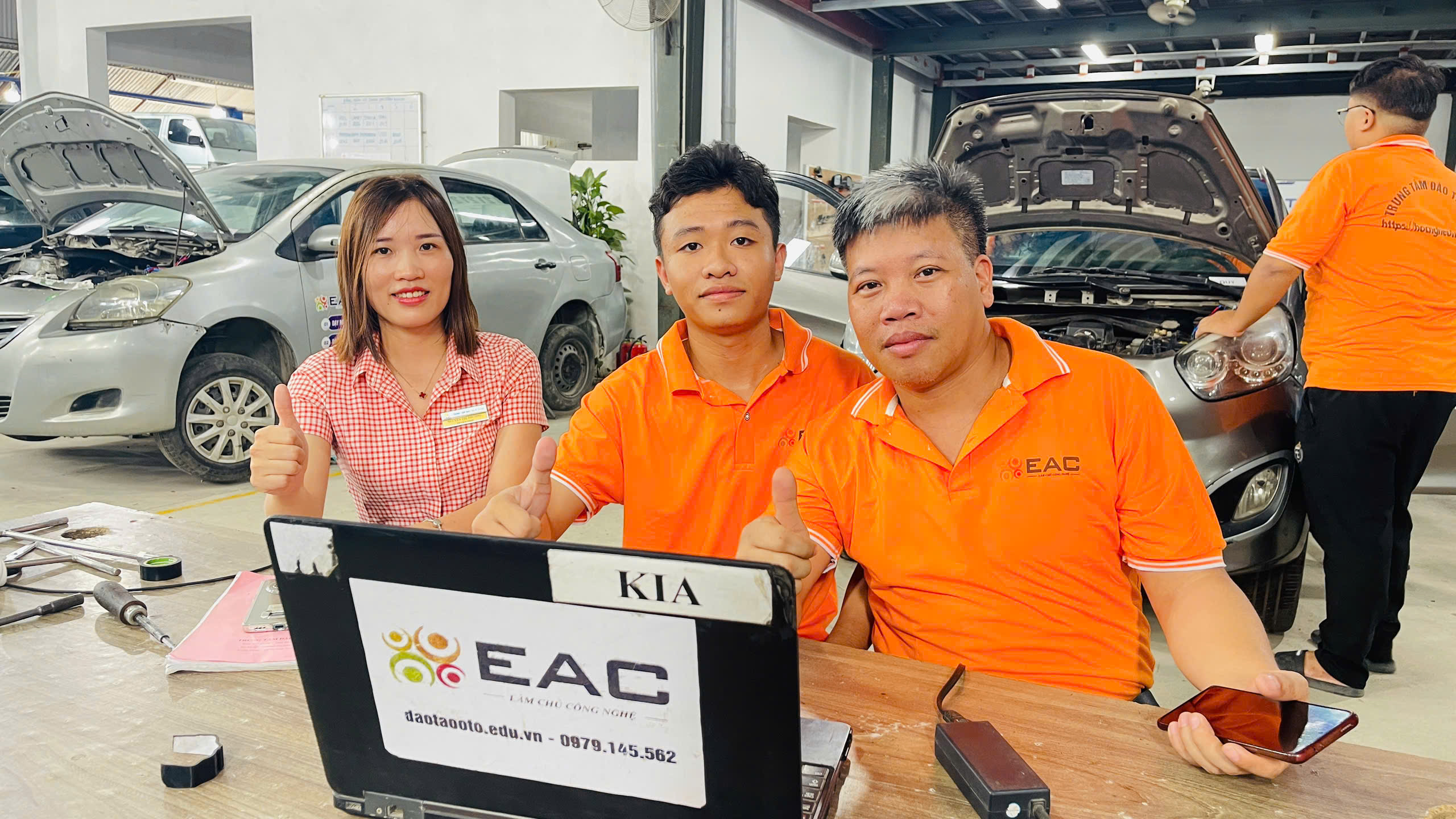 Tương lai của nghề điện ô tô: Cơ hội và thách thức