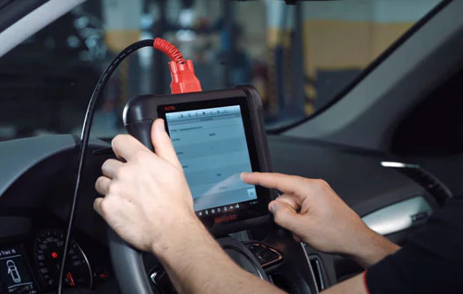 Phần mềm chẩn đoán lỗi điện tử ô tô: Công dụng, các loại & cách sử dụng